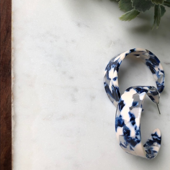 The Mia - Large Blue & White Classic Hoops - Picture 4 of 6